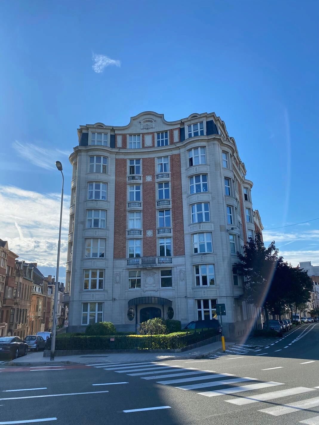 Exclusieve penthouse (211m2) in prestigieus gebouw, volledig gemeubeld.  