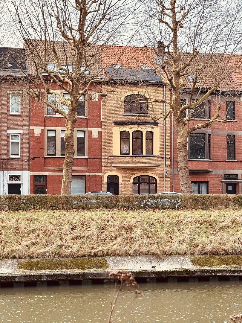 Stijlvolle gerenoveerde herenwoning aan de Coupure in Gent