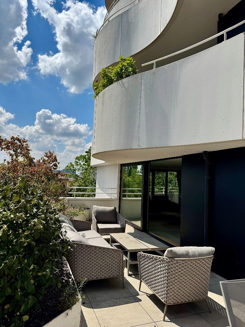 Luxueus appartement met panoramisch uitzicht in residentie Greentower