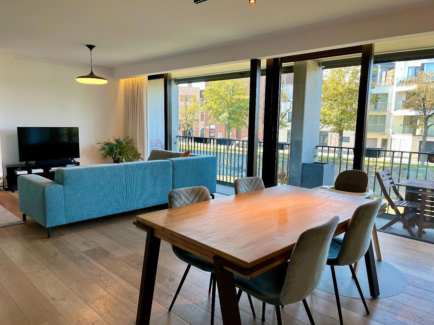 Stijlvol appartement met zicht op water en park