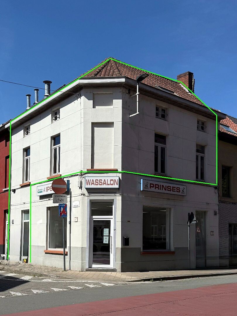 Licht en karaktervol appartement met ruime slaapkamer in het hart van Gent