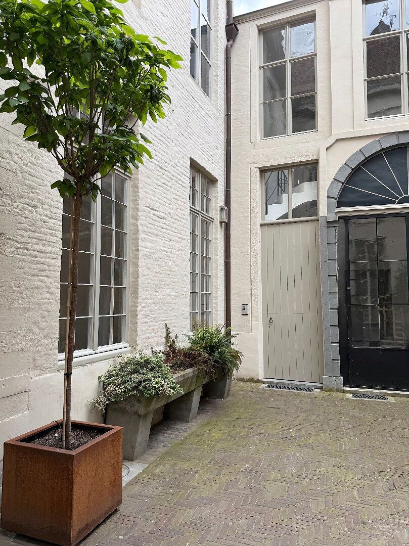 Ruim en karaktervol kantoor op toplocatie in hartje Gent - Gewad