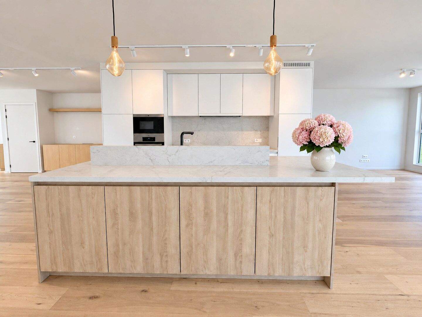 Ruime prachtige penthouse met vier slaapkamers en twee terrassen