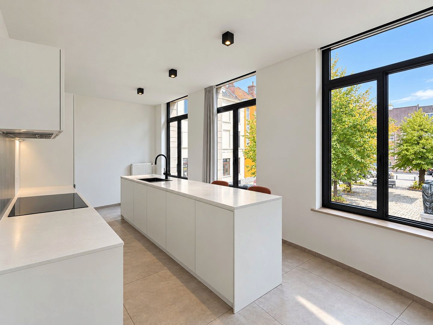 Stijlvol vernieuwd tweeslaapkamerappartement in Prinsenhof
