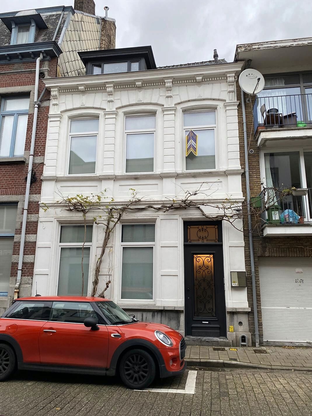 Ruim één slaapkamer appartement te Sint-Amandsberg.
