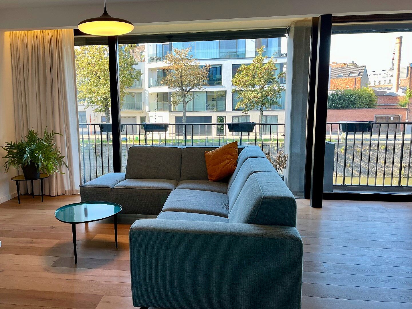 Lichtrijk appartement aan de Leie in hartje Gent