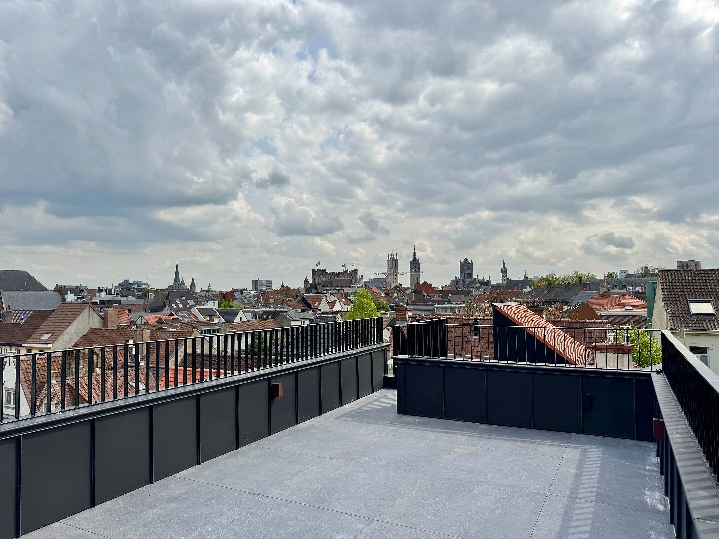 Luxueus nieuwbouwappartement met uniek dakterras!