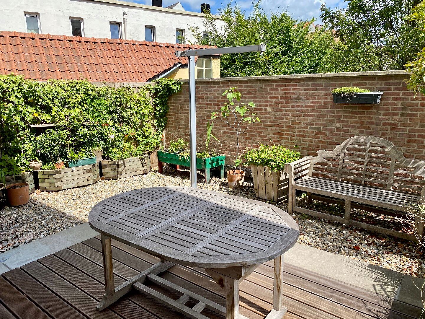 Centraal gelegen stijlvol en ruim 2-slaapkamer appartement met zonnig terras