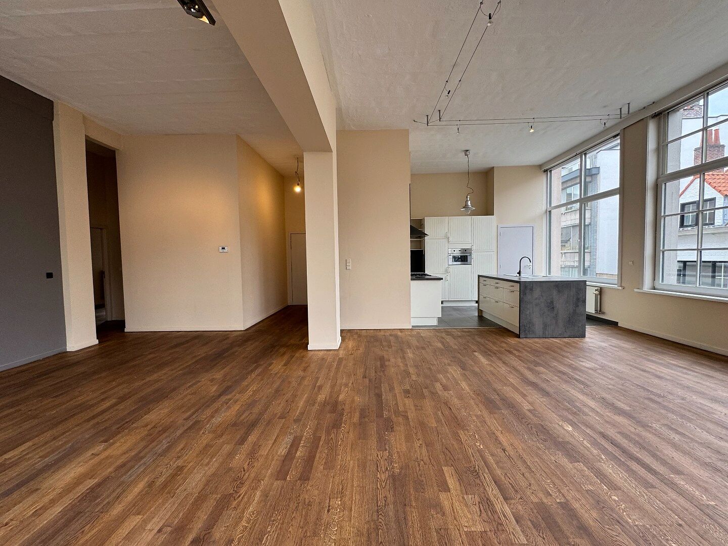 Karaktervol 3 slaapkamer-appartement in loft-stijl