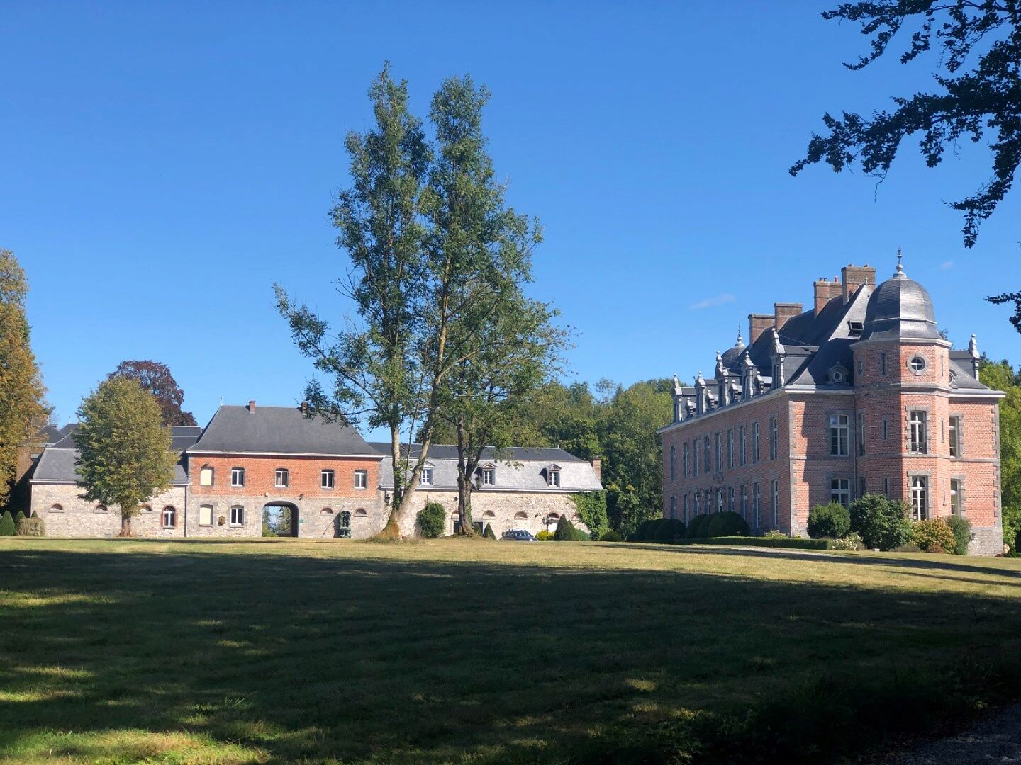 Noord-Frankrijk (Avesnes), te koop : uniek kasteel van 2.500 m2 in een park van 15 ha.