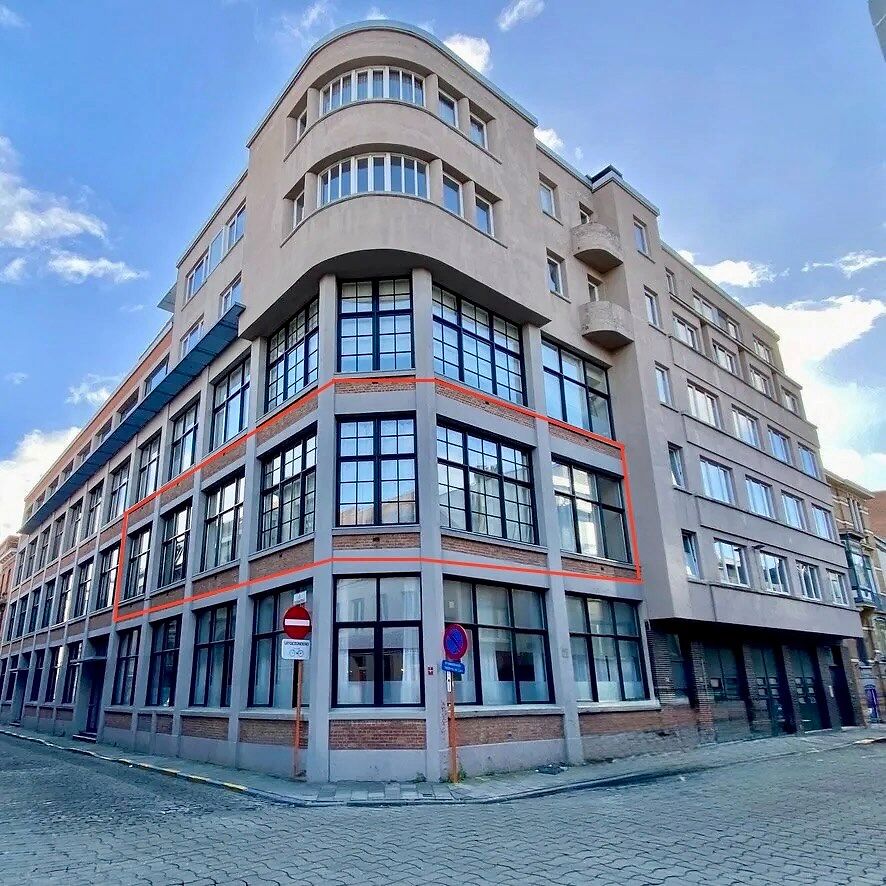 Karaktervol 3 slaapkamer-appartement in loft-stijl op toplocatie