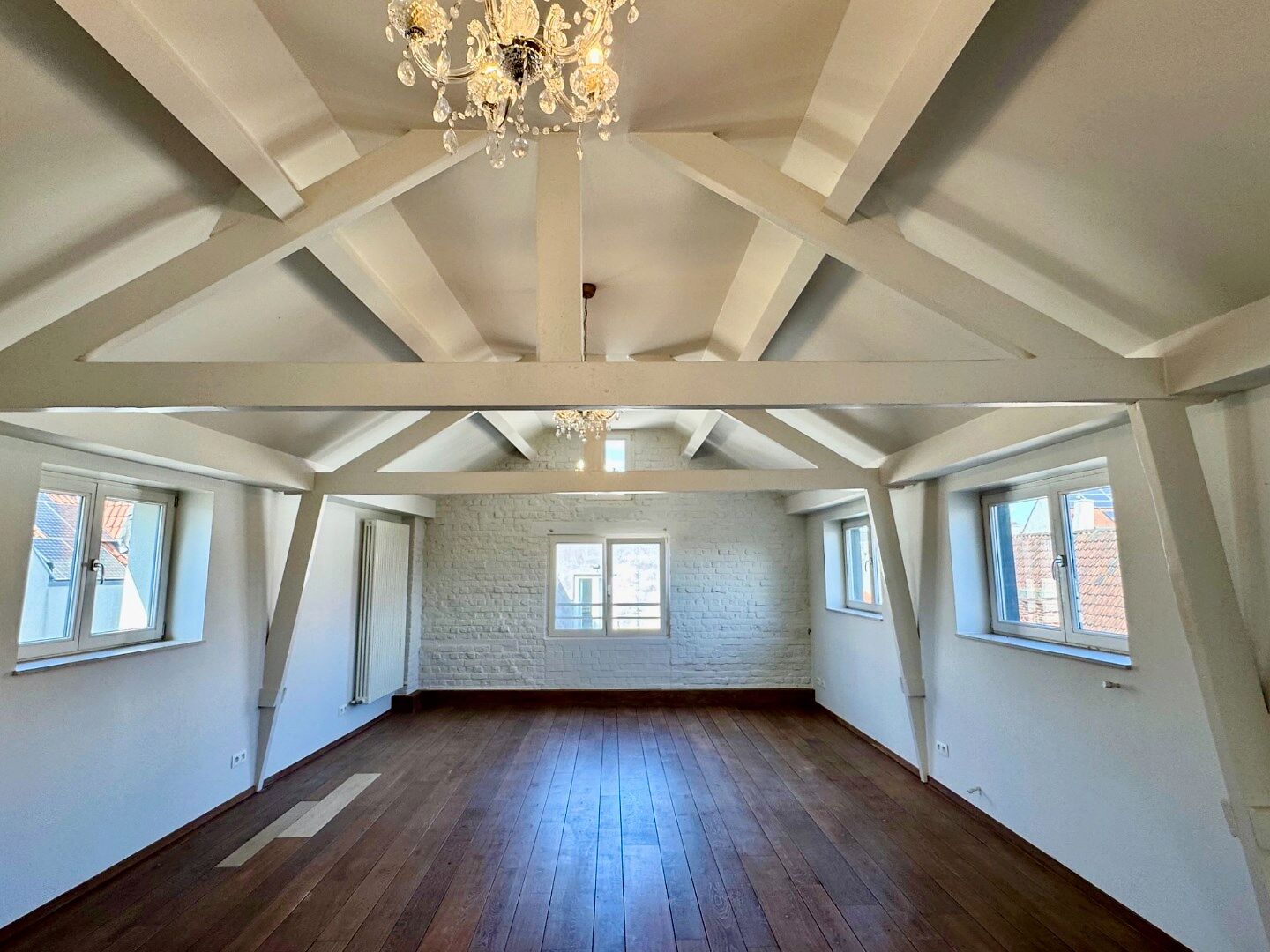 Moderne loft met authentiek karakter – te huur in Gent