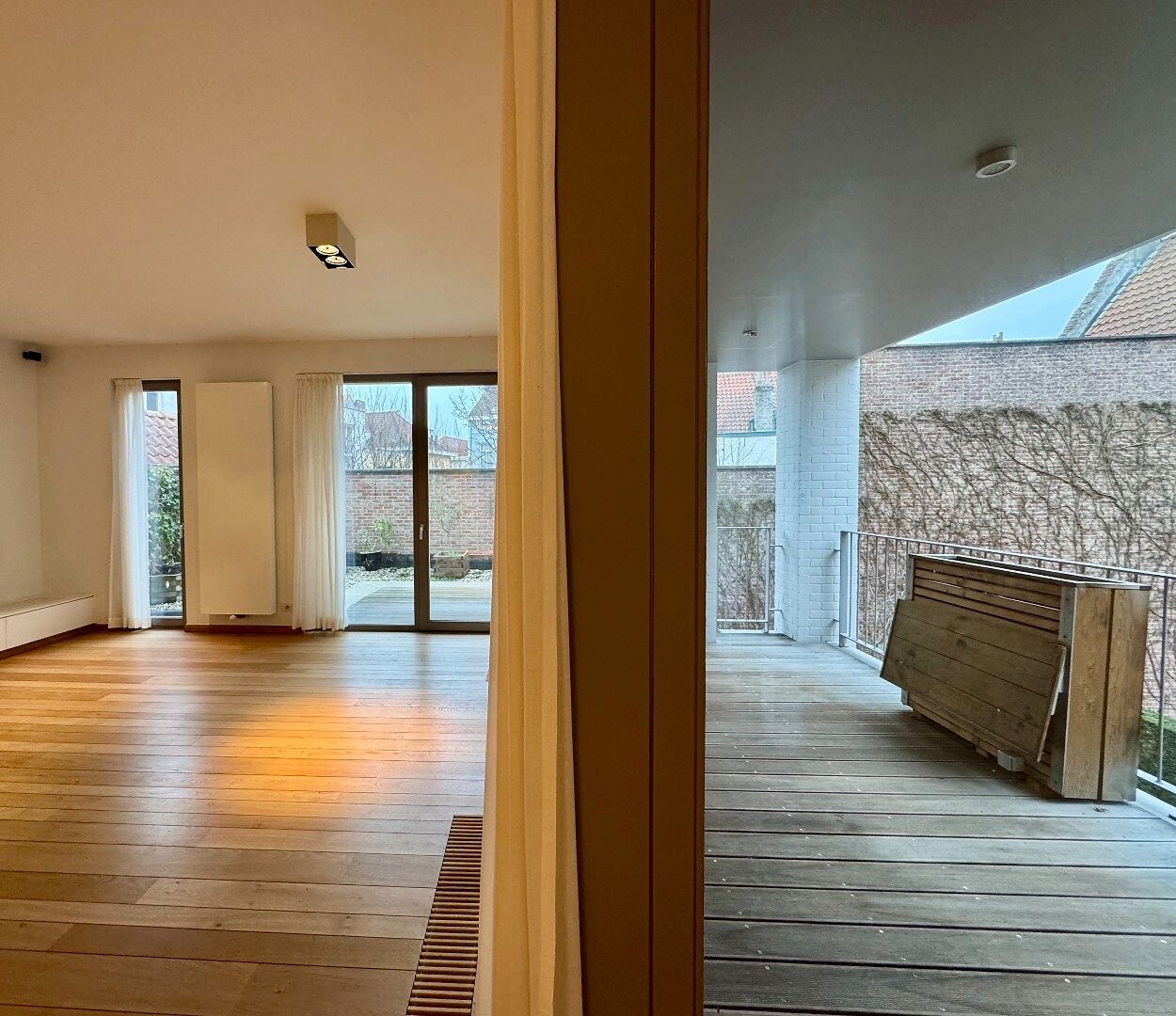 Ruim, luxueus en rustig gelegen appartement met terras 