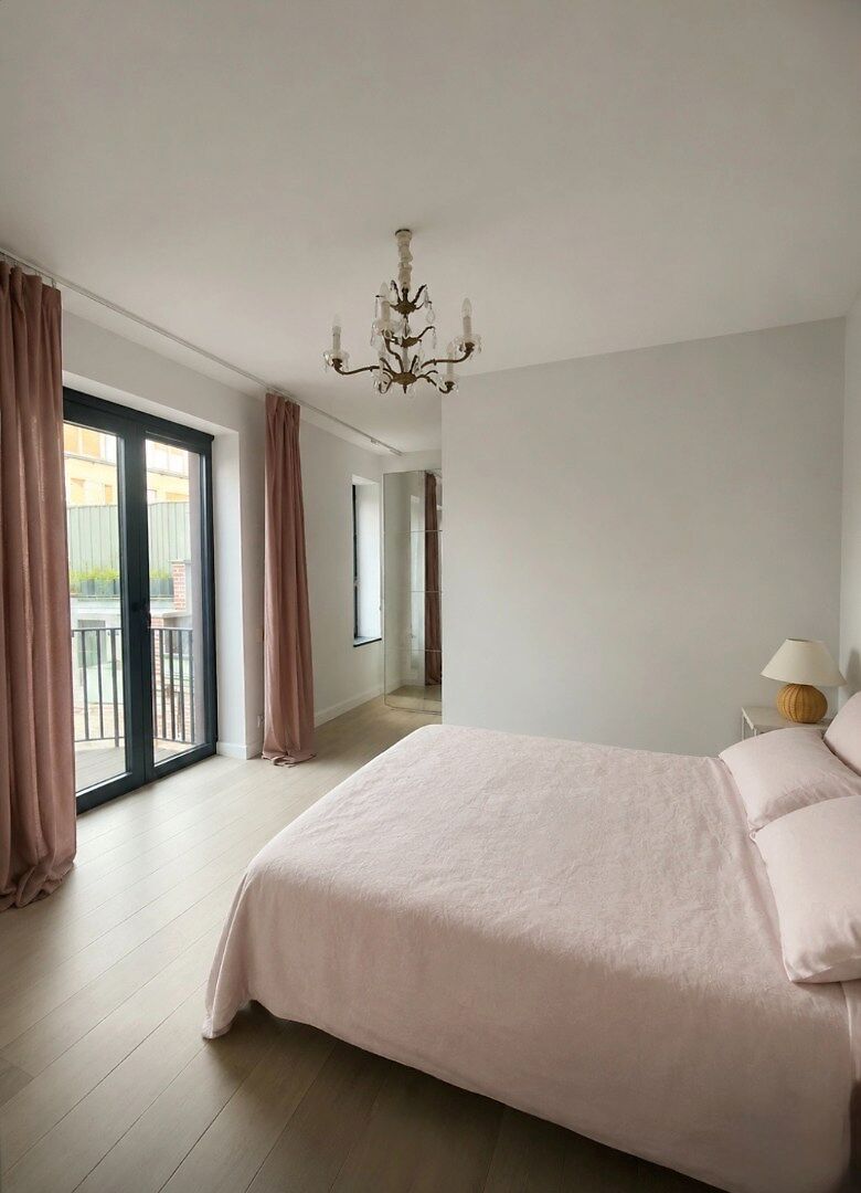 Stijlvol en lichtrijk appartement met 2 slaapkamers en terras.